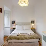 Sunny Apartment in the Heart of Príncipe Real